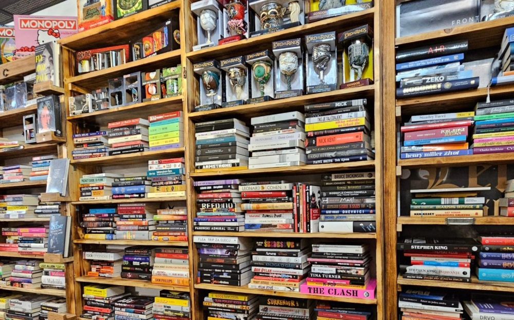 Featured image for “Glazbenici kolekcionari: od šalica do vlakova”